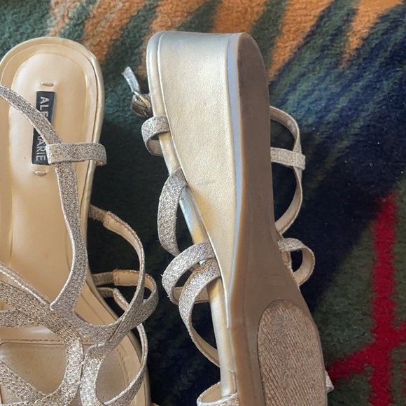 Heels - Picture 6 of 7